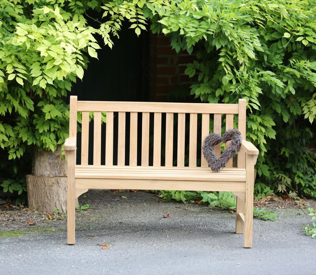 Outdoor Bench (Type: Garden) Outdoor Bench (Type: Garden)